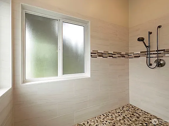 219 Tracy Ave N #202 — Photo 22