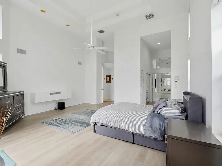 1716 NW 124th Way — Photo 46