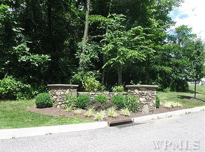 2nd image of 1221 White Horse Ln