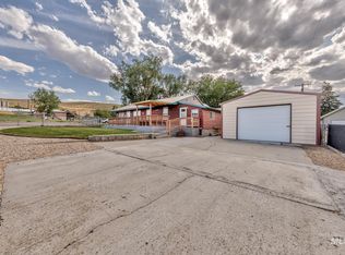 325 E Madison St, Huntington, OR 97907