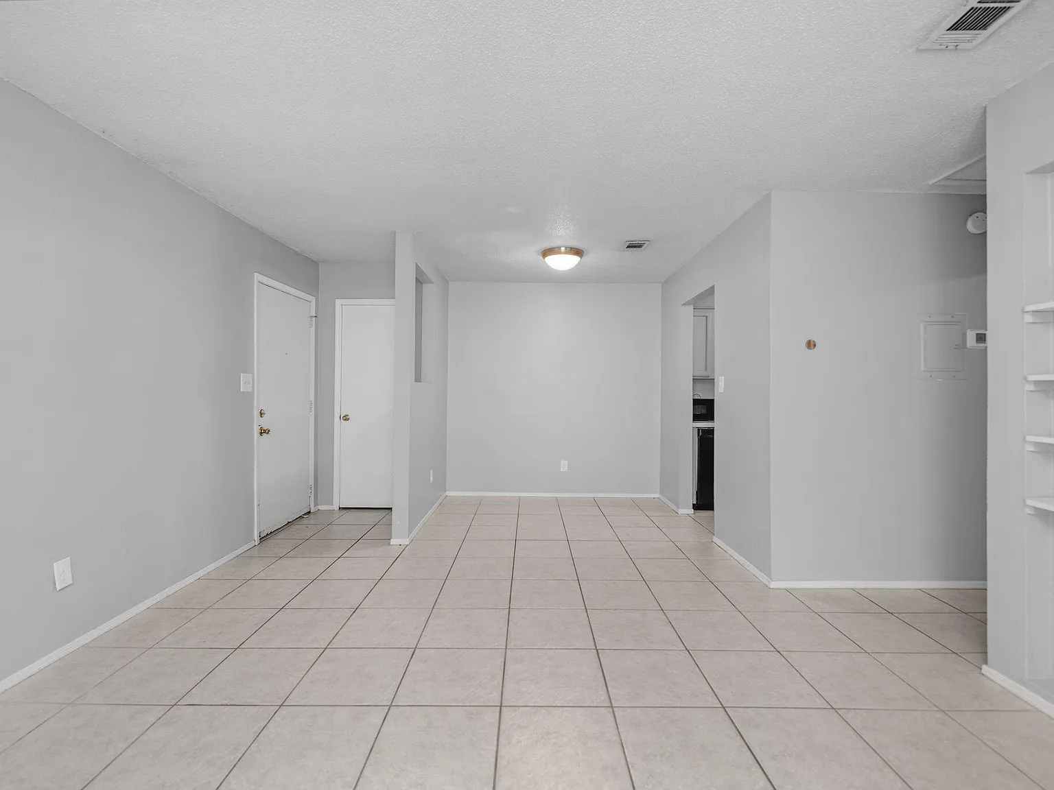 1 bed, 1.0 bath, 690 sqft, $1,200 — Photo 3