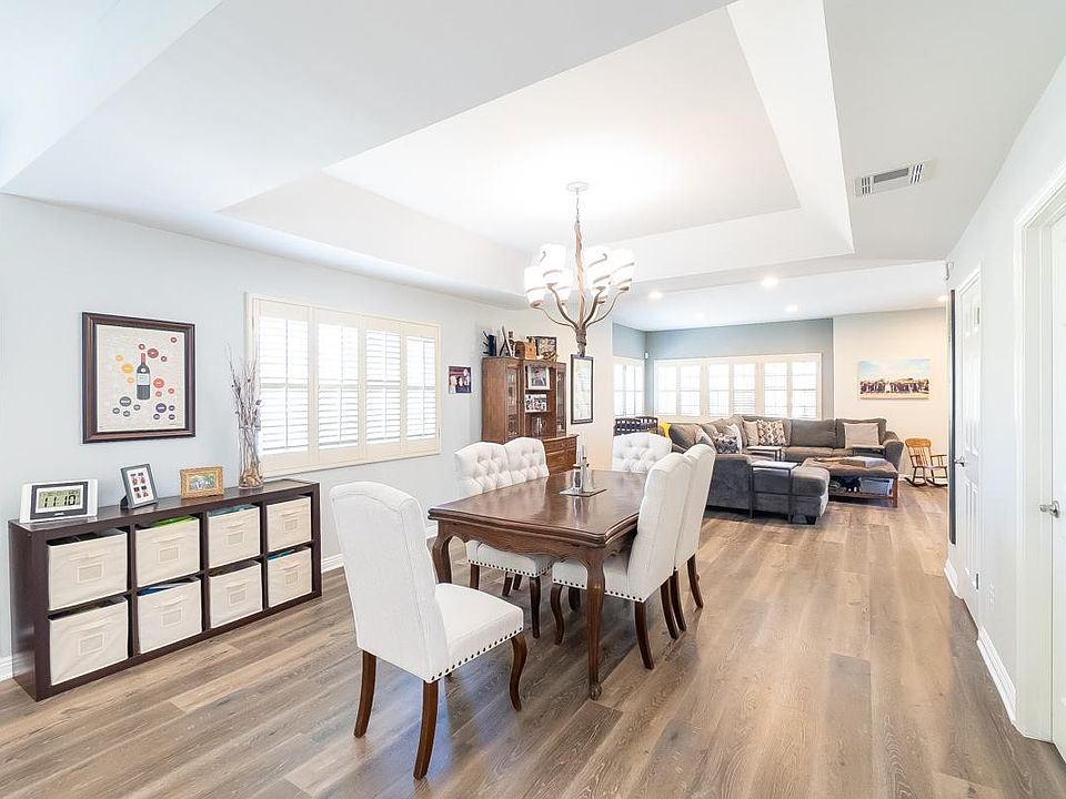 1st image of 18135 Burbank Blvd Unit 20