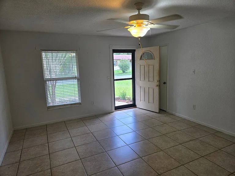 408 E Kentucky Ave — Photo 2