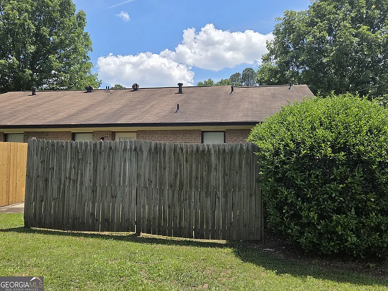 8437 Pineland Dr — Photo 4