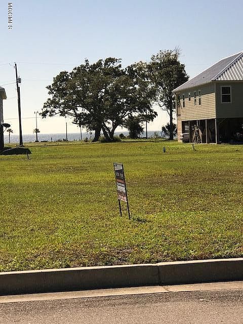 2nd image of 4121 Central St