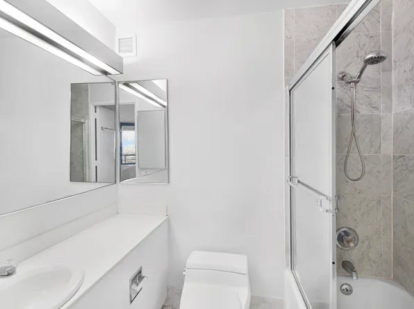 330 East 38th Street image 7 of 14