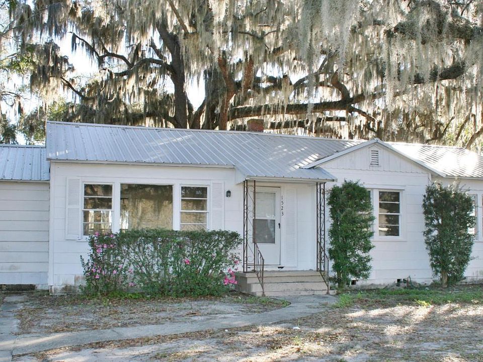 1st image of 1523 SE 3rd Ave