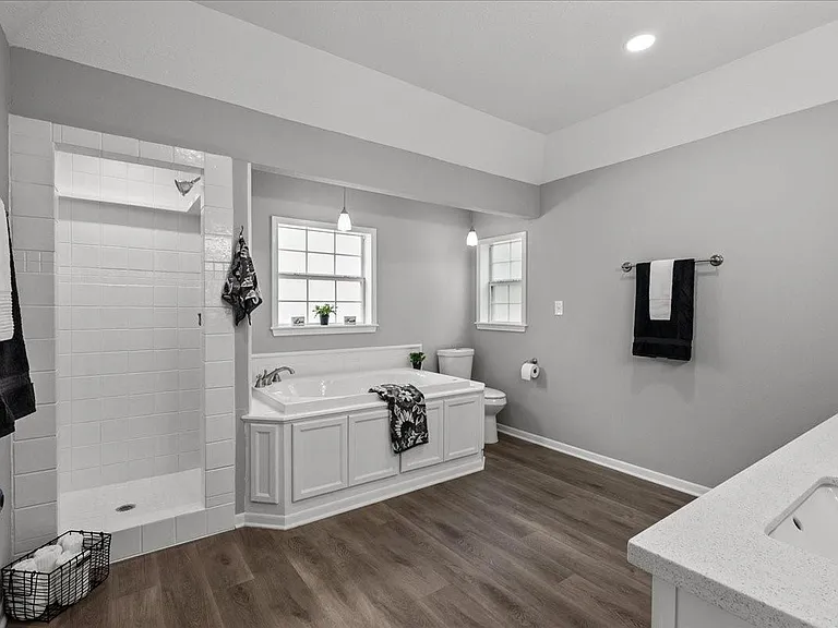 401 Paradise Dr — Photo 21
