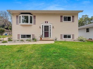 1743 Schaefer Cir, Appleton, WI 54915