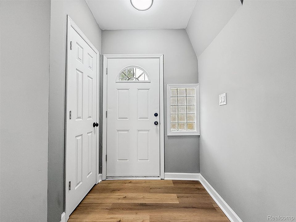 9920 Balfour Rd, photo 3