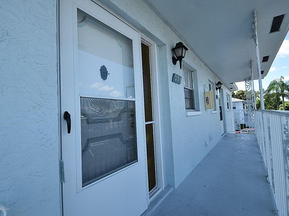 4th image of 1005 Knox McRae Dr #201