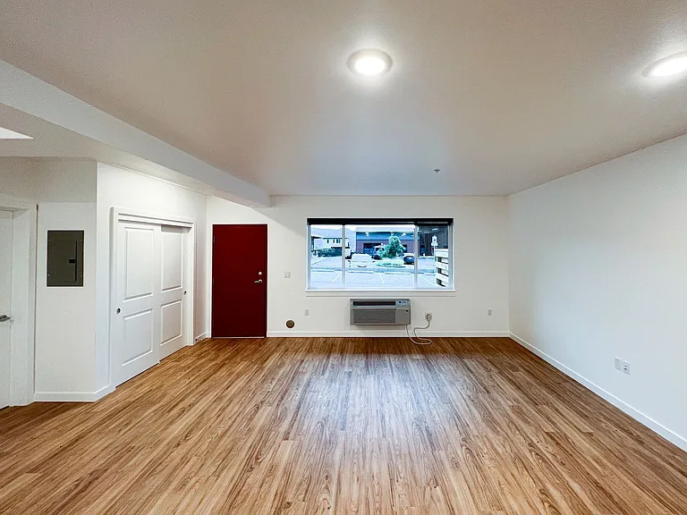 Leeward Apartments — Photo 64