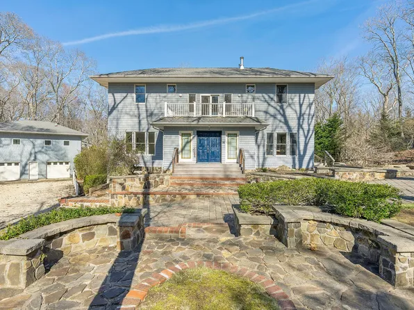 2 Bayview Ave, Shelter Island, NY 11964