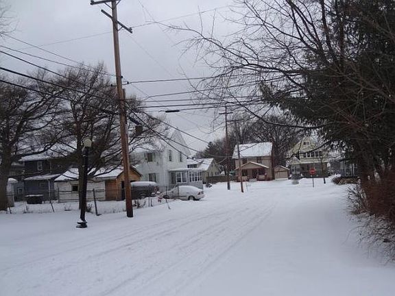 3rd image of 424 Beechwood Dr