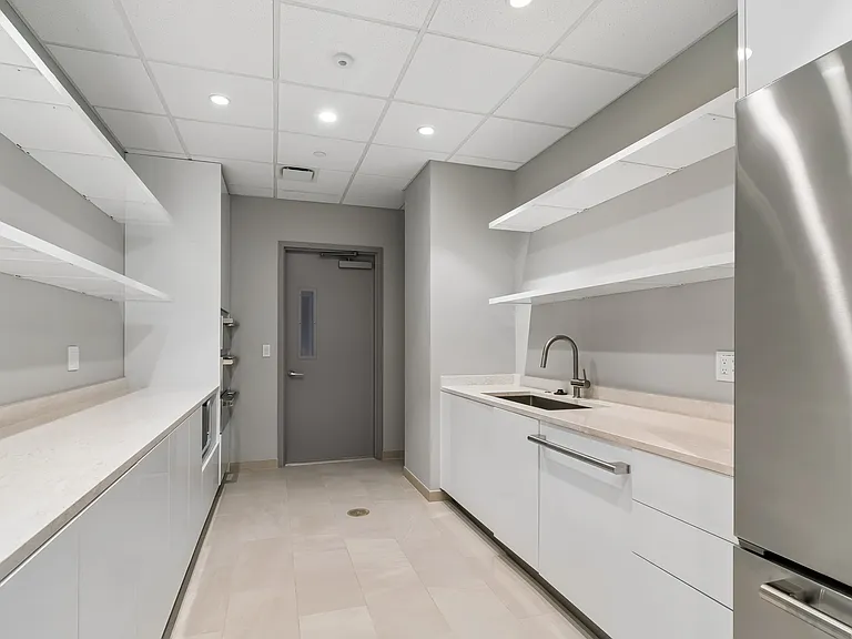 400 Central Ave #2102 — Photo 36