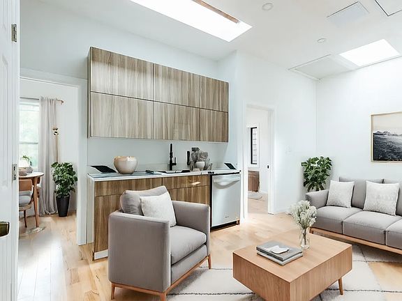 2nd image of 43 Cumberland St #3F