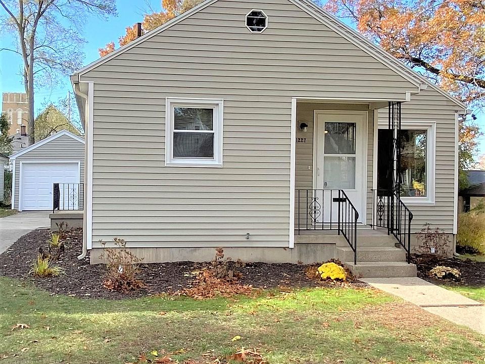 1st image of 1227 Underwood Ave SE