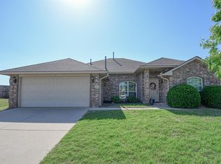 4404 Spotted Owl Cir, Norman, OK 73072