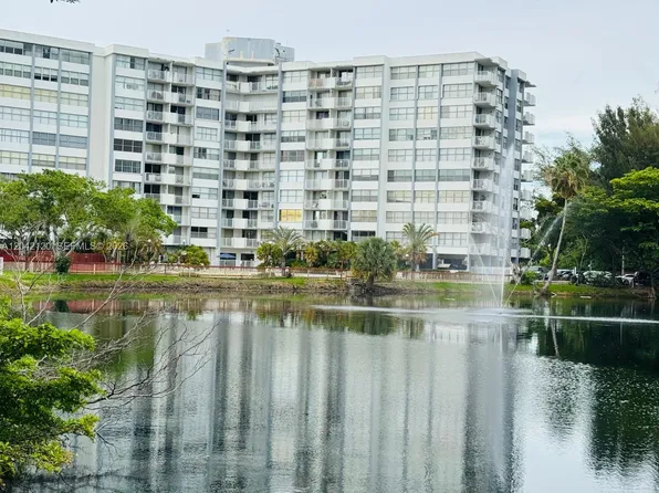 1200 NE Miami Gardens Dr APT 218W, Miami, FL 33179