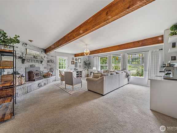 4th image of 7320 69th Avenue SE