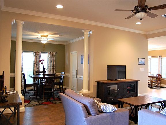 4th image of 2405 Sunflower Ln