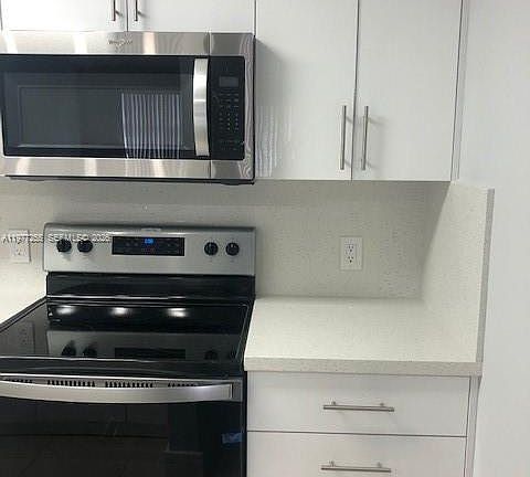 2nd image of 550 S Park Rd #32-8