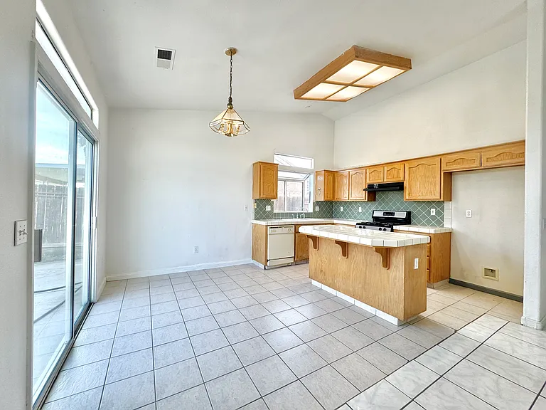 2561 Goldeneye Dr — Photo 14