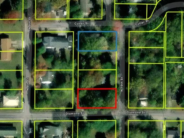 301 N 10th St, Benton, IL 62812