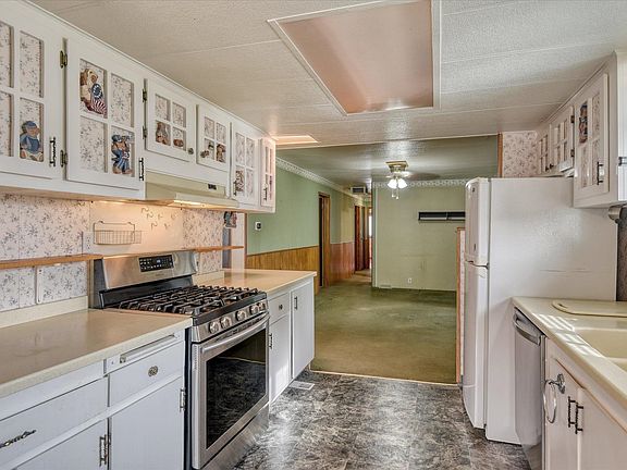 5th image of 18920 E Marlin Dr