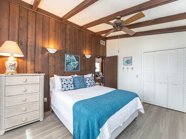 5372 Palmetto St, Fort Myers Beach, FL 33931