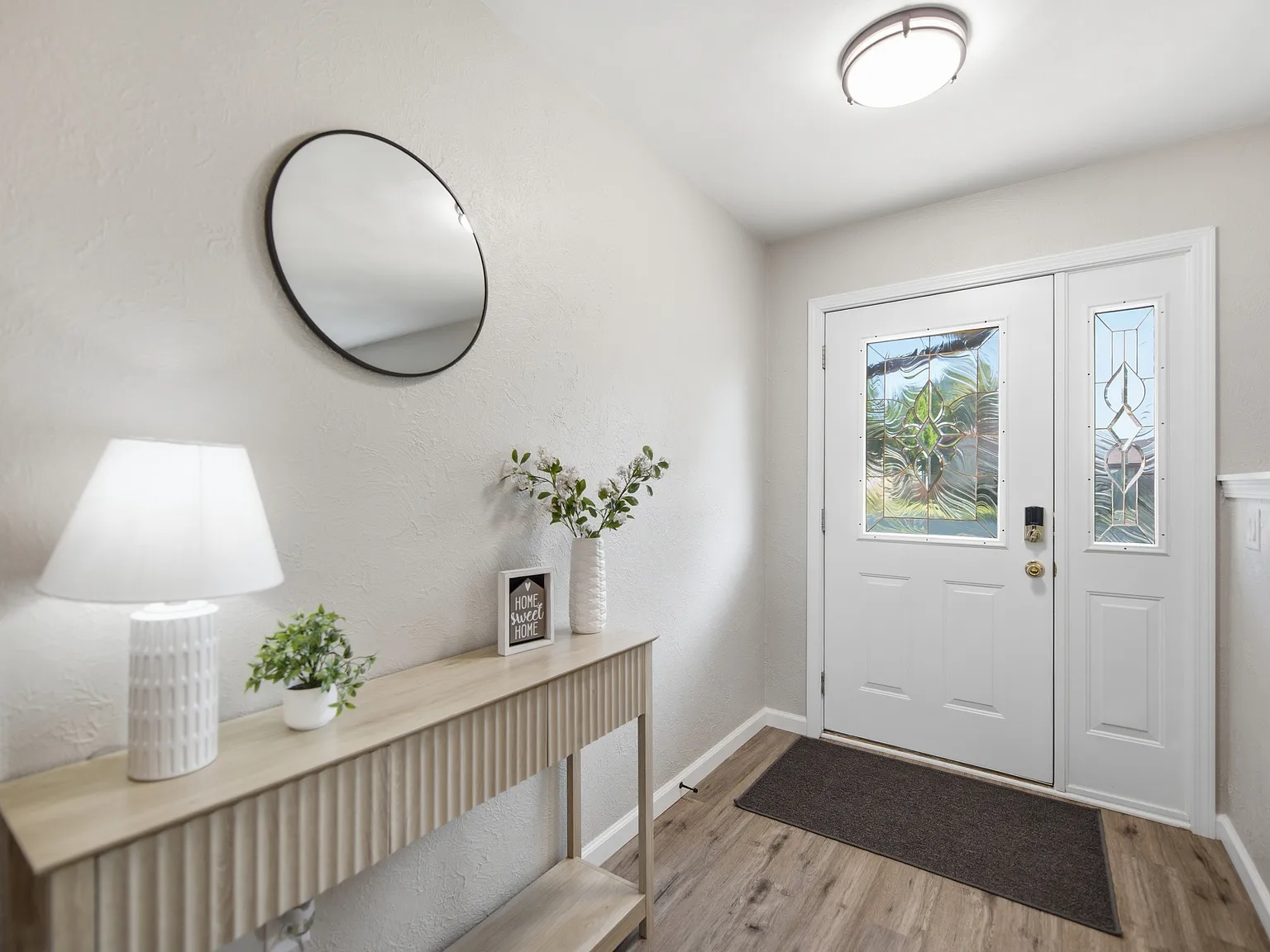 3 bed, 2118 sqft, $3,995 — Photo 3