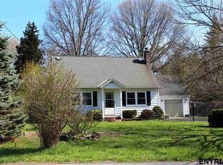 3 Morris Ln, Halfmoon, NY 12065