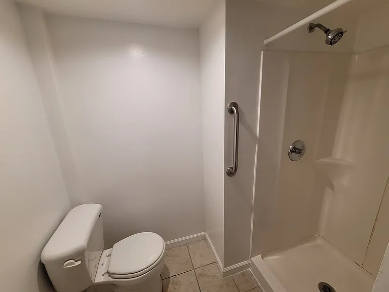 Studio, 1.0 bath, $825 — Photo 9