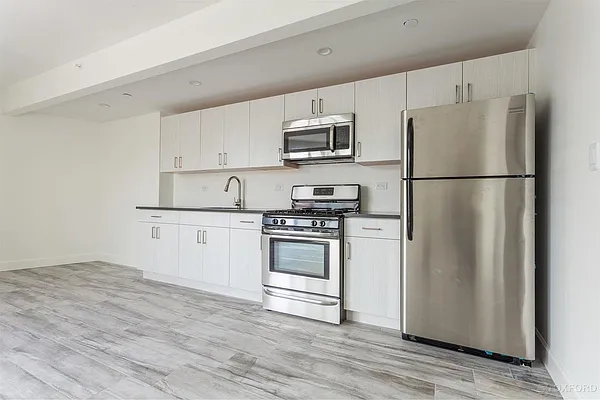 Rented by Lang Realty LLC | media 6