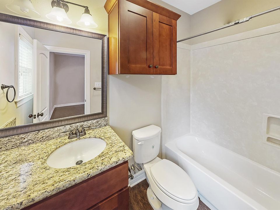 1st image of 303 Francis Dr