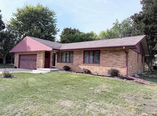 909 E 8th St, Storm Lake, IA 50588