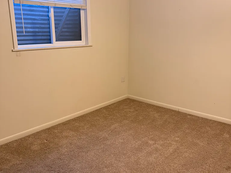 3327 E Locust St — Photo 7