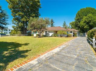 15471 Victory Blvd, Van Nuys, CA 91406
