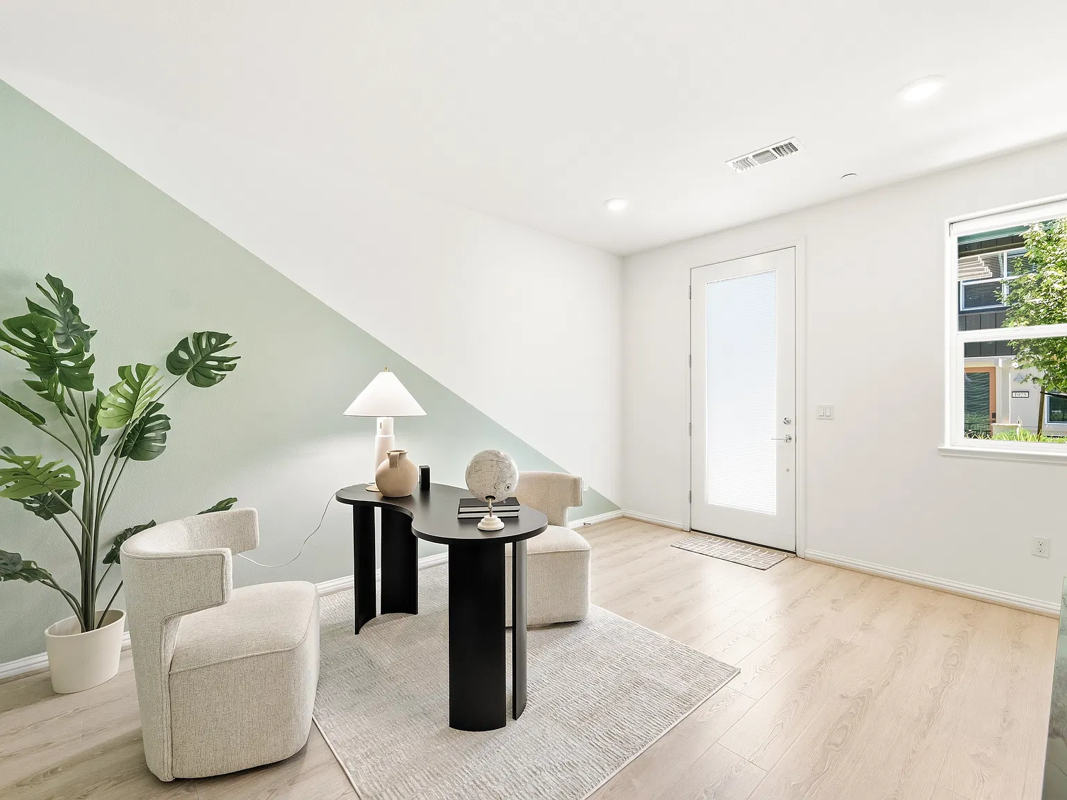 3 bed, 3.5 bath, 1895 sqft, $5,000 — Photo 3