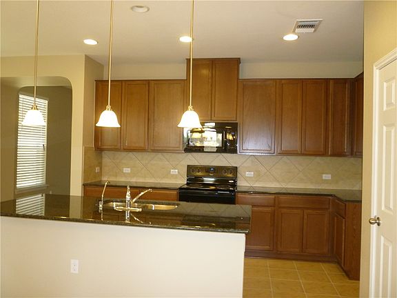 4th image of 1421 Berlin Ln