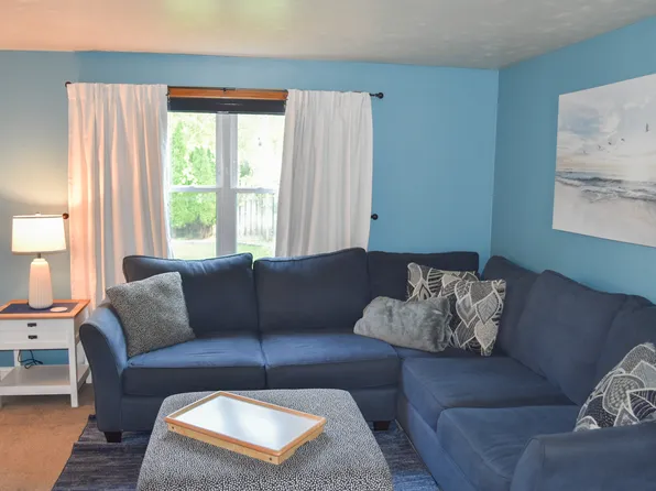 1030 Coppens Rd, Green Bay, WI 54303