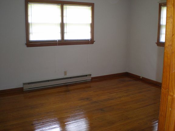 3rd image of 248 Ewell Ln #A