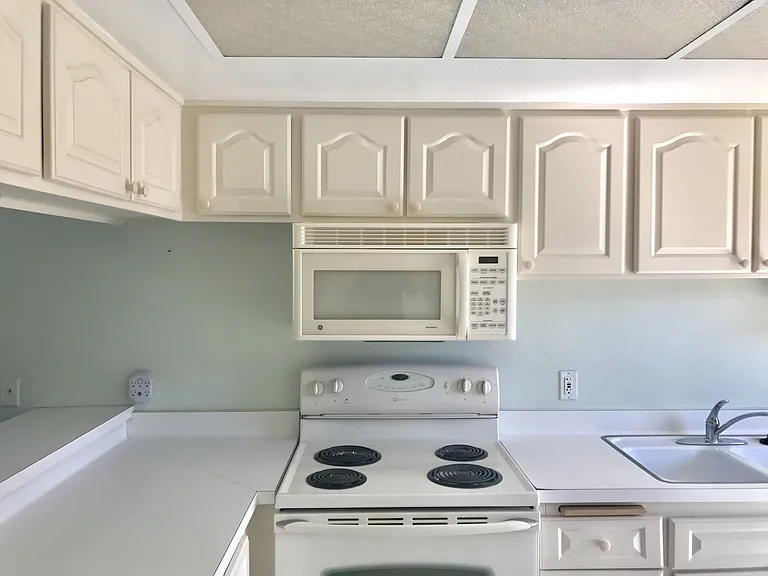 2273 Los Patos Dr — Photo 4
