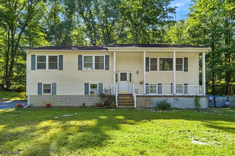 1st image of 8 Ridge Rd