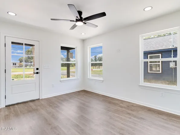 144 Racca Rd, Youngsville, LA 70592