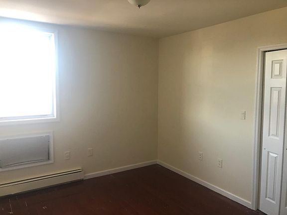2nd image of 127-2 101st Ave