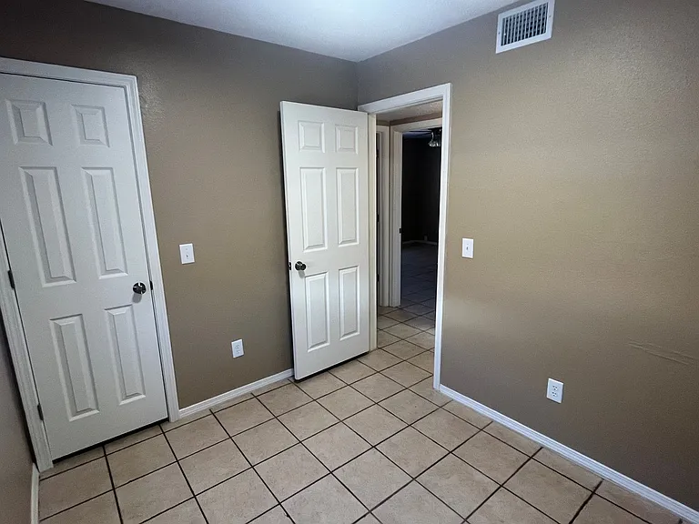 307 Harris Cir — Photo 11