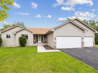 1114 Leo Ln, Buffalo, MN 55313