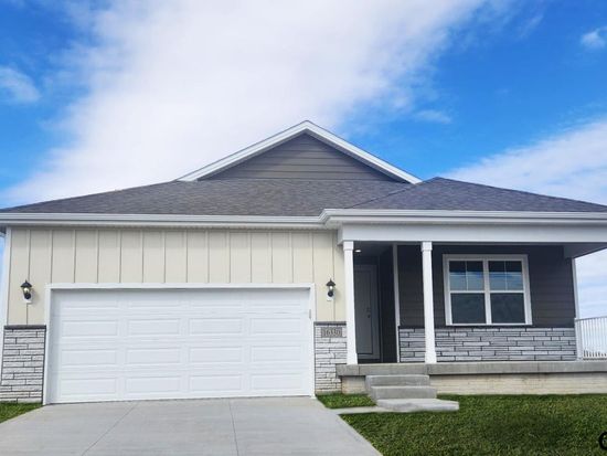 7015 205th St, Gretna, NE 68028