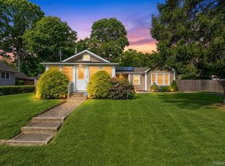 30 Pansy Road, Rocky Point, NY 11778